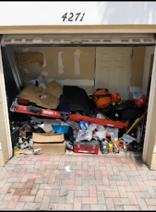 Junk removal service in Hollywood, FL